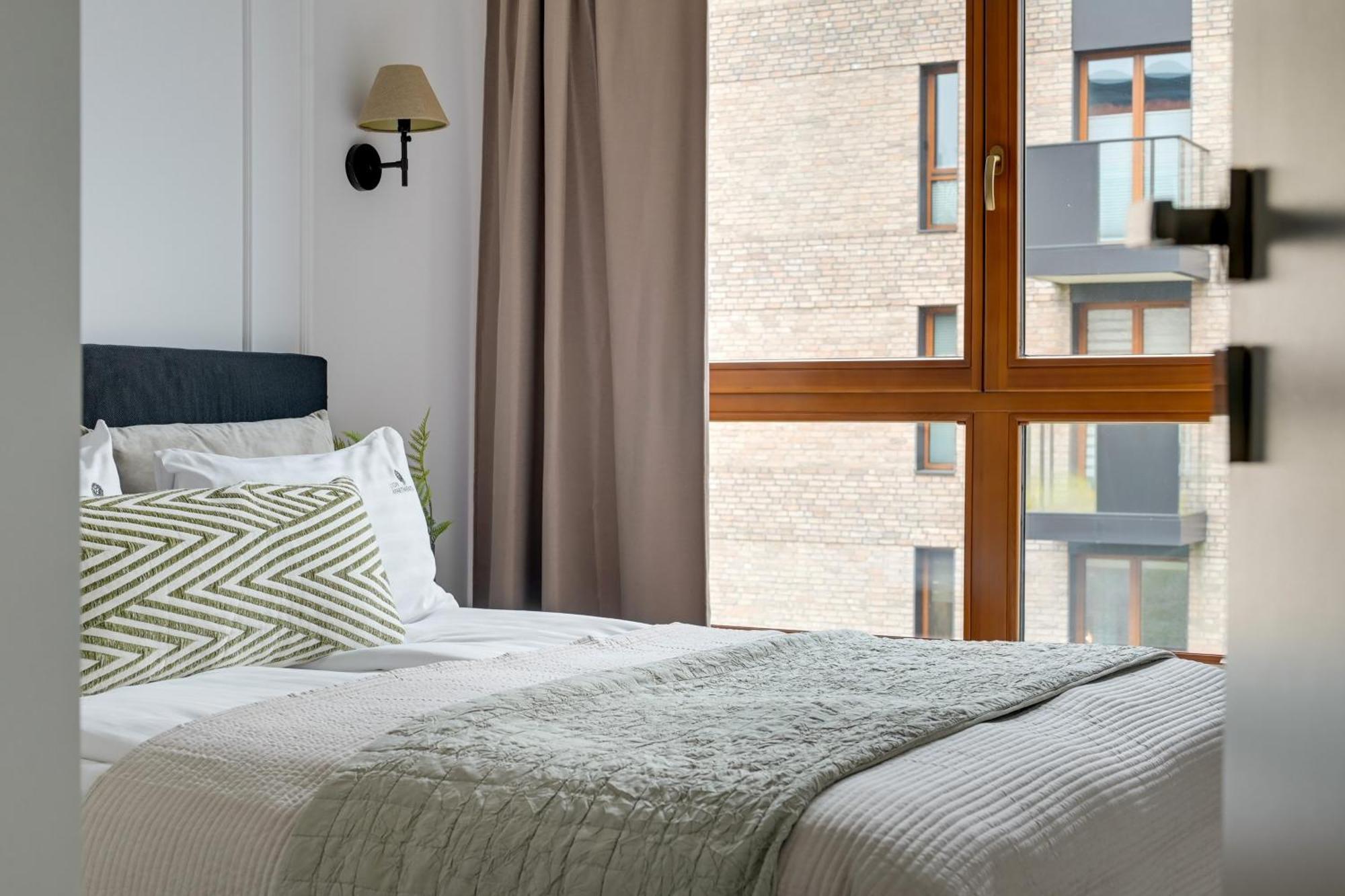 Front Park Apartments With Parking By Lion Apartments 格但斯克 外观 照片